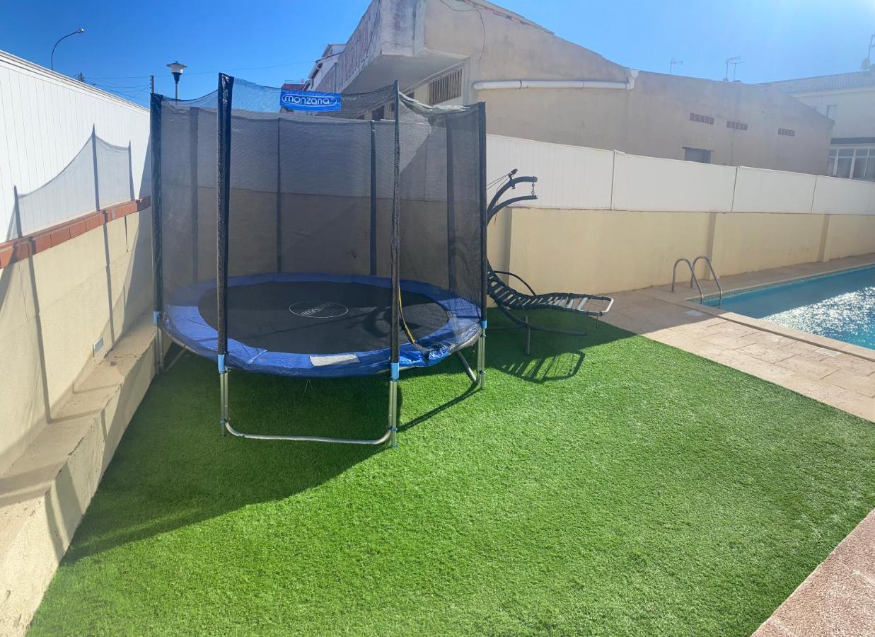 Villa Casa Con Gran Piscina Particular Cerca Playa Torredembarra Esterno foto